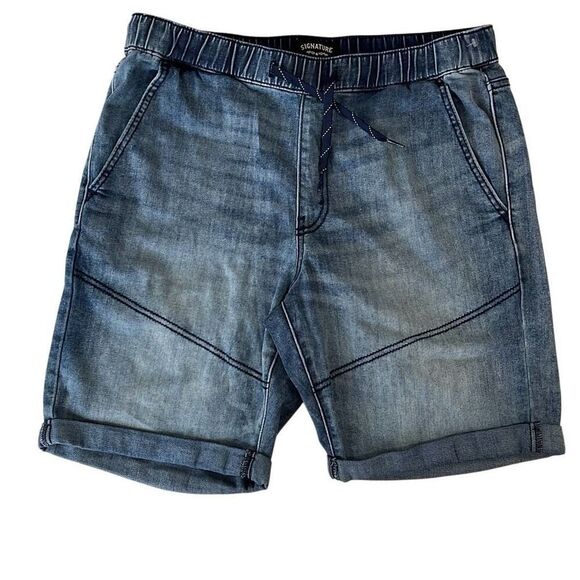 Levi’s Jean Shorts - Picture 1 of 9